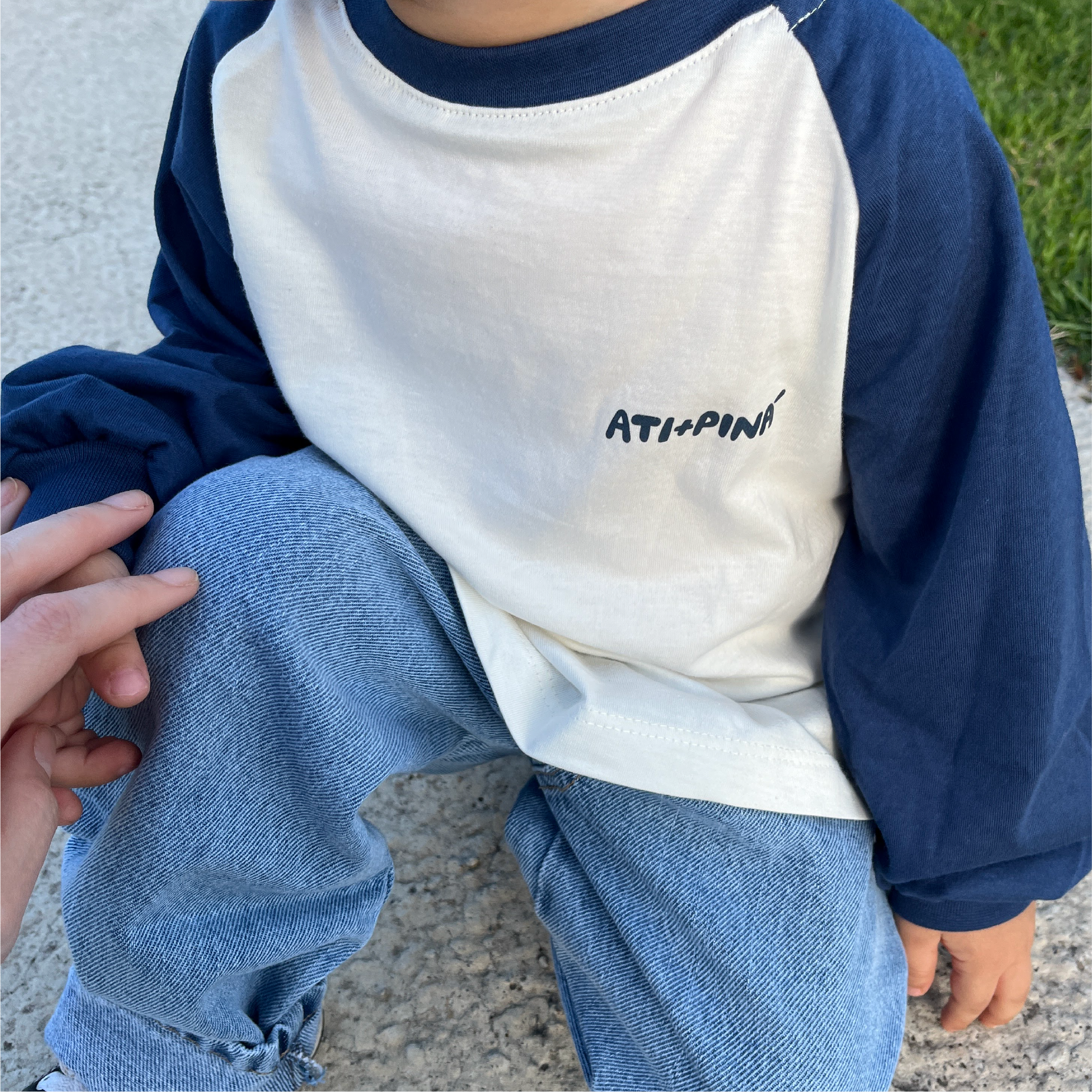 Camiseta infantil raglan longa Netuno azul, Ati+Piná, foto 4